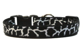 Black & White Giraffe Print Breakaway Cat Collar