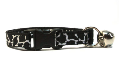 Black & White Giraffe Print Breakaway Cat Collar