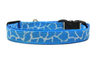 Blue Giraffe Print Breakaway Cat Collar