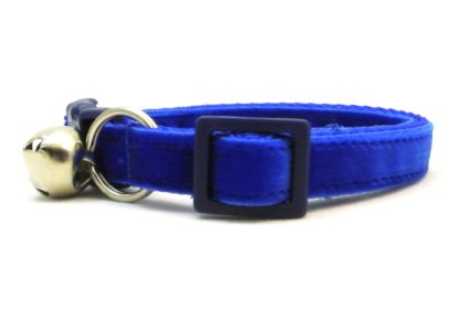 The Posh Velvet Breakaway Cat Collar - Image 3