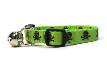 The Jolly Roger Breakaway Cat Collar - Image 3
