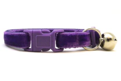The Posh Velvet Breakaway Cat Collar - Image 2